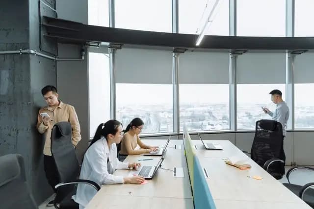 Oyorox office workspace